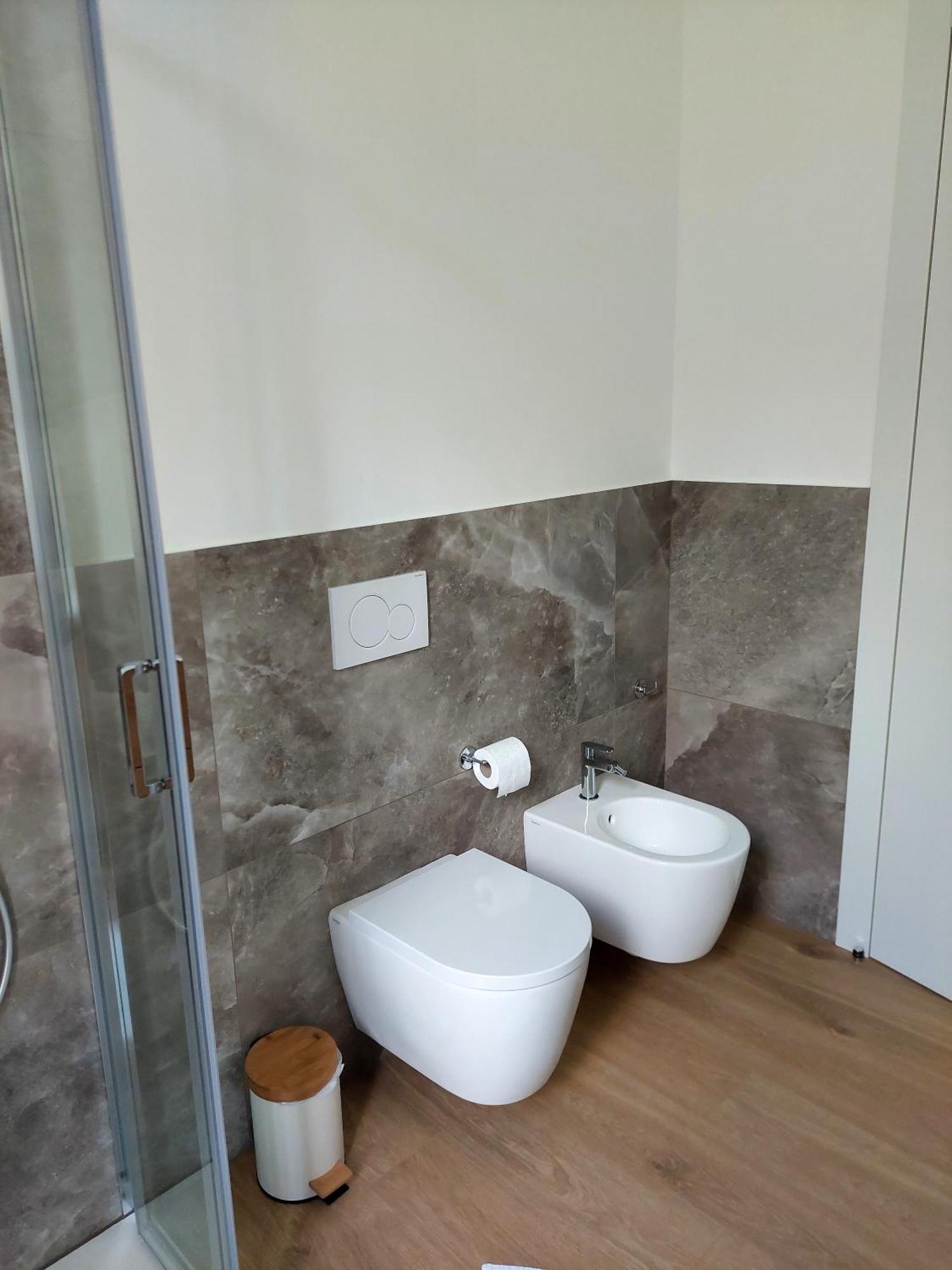 Casa Corso Matteotti 16 Appartement Lecco Buitenkant foto